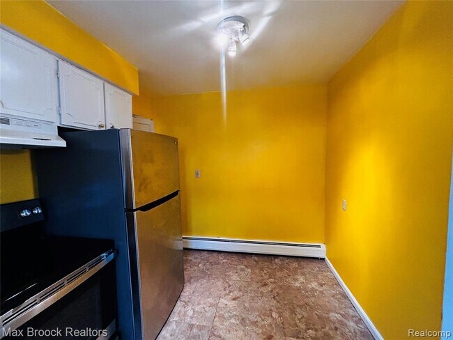 Building Photo - 4113 Telegraph Rd