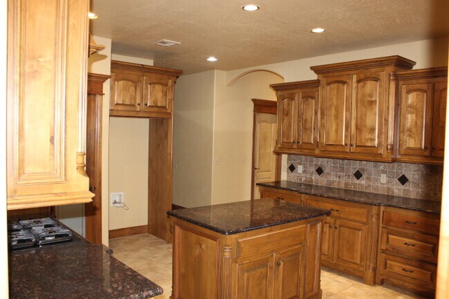 Building Photo - 3005 SW 137th St