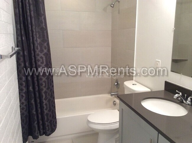 Building Photo - 619 E 5th Ave