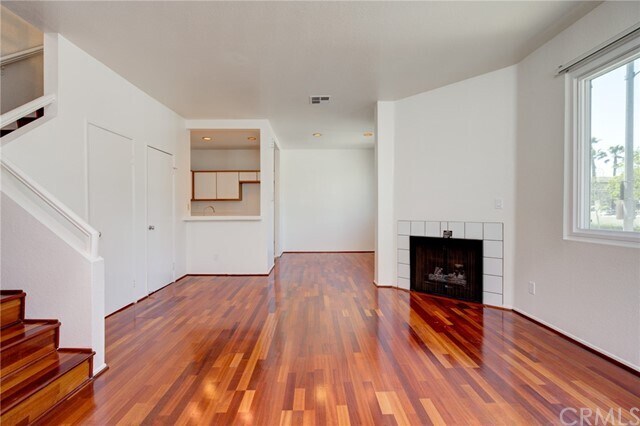 Building Photo - 436 E Spruce Ave