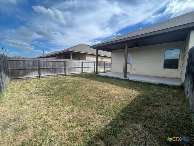 Building Photo - 2611 Pahmeyer Rd