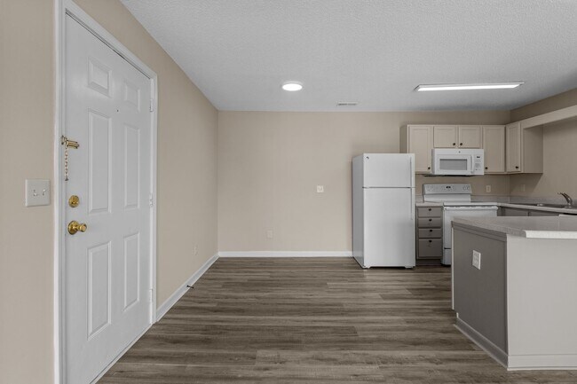 Building Photo - 3675 Clay Pond Rd