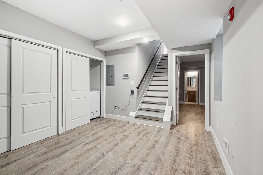 Building Photo - 912 N 16th St