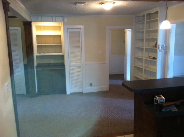 Dining area - 4001 Clement Rd
