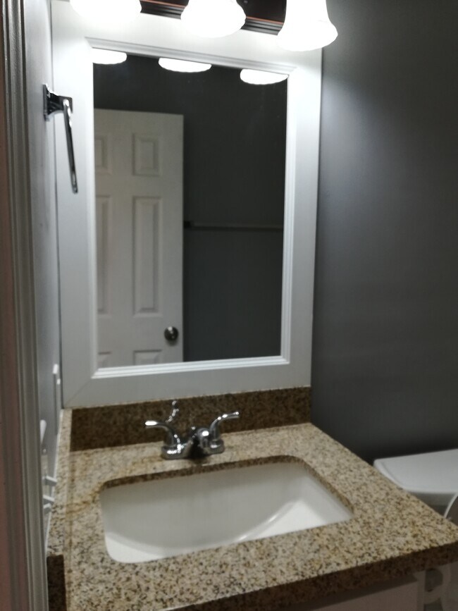 Building Photo - 1709 Sails Way