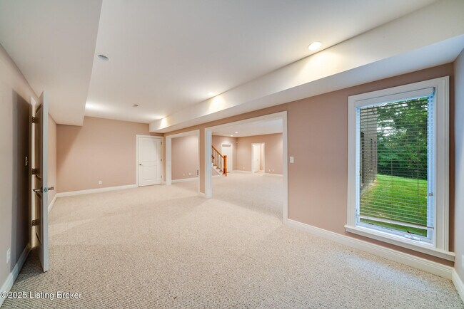 Building Photo - 12307 Ridgeview Dr