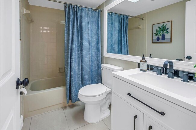 Building Photo - 2267 Heron Cir