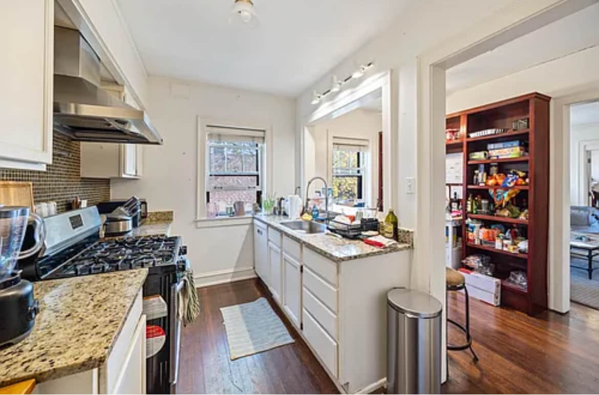 Building Photo - 721 Foster St