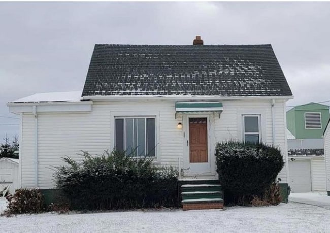 Building Photo - 13201 Sprecher Ave