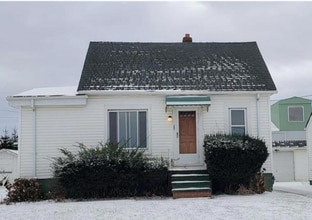 Building Photo - 13201 Sprecher Ave