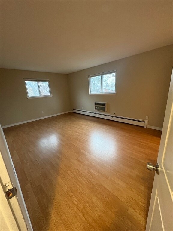 Building Photo - 10 Longwood Dr