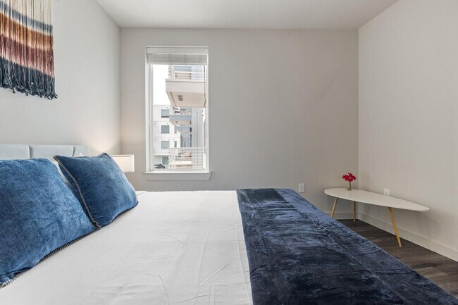 Building Photo - 5820 1/2 Cameron Rd