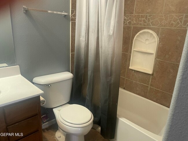 Building Photo - 5724 Saluki Dr