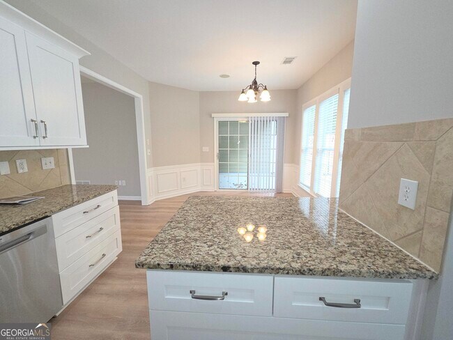 Building Photo - 6105 Longleaf Dr