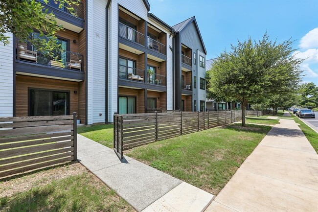Building Photo - 3101 Govalle Ave