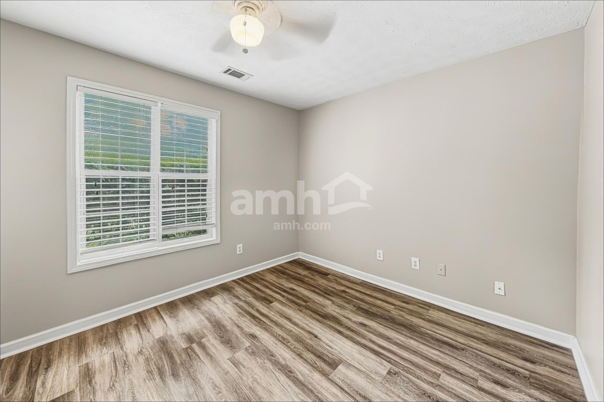 Building Photo - 2535 Lakeview Trl