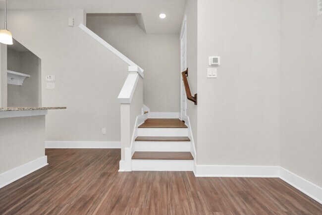 Building Photo - 731 Strawberry Pines Ct