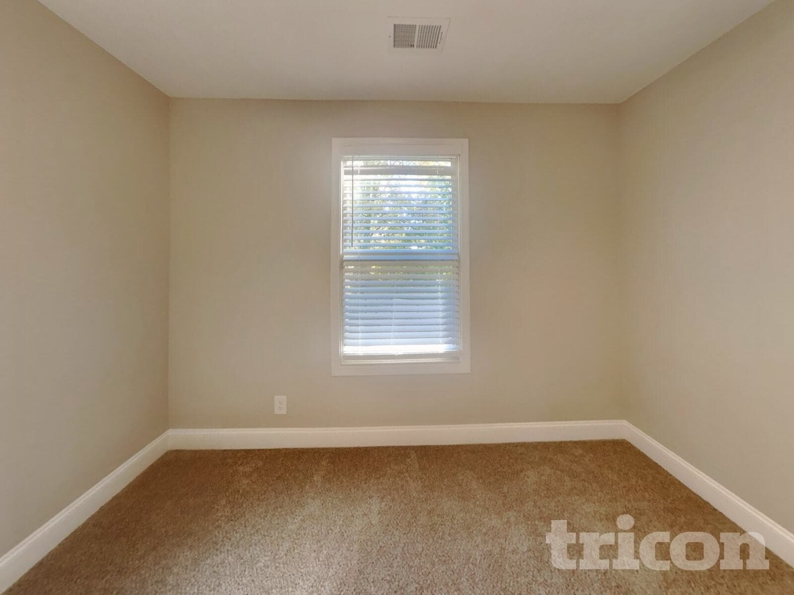 Building Photo - 124 Lucerne Ln