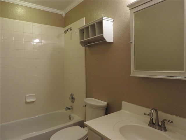 Building Photo - 6006 Holly Crest Ln