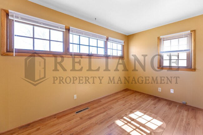 Building Photo - 743 N Gow St