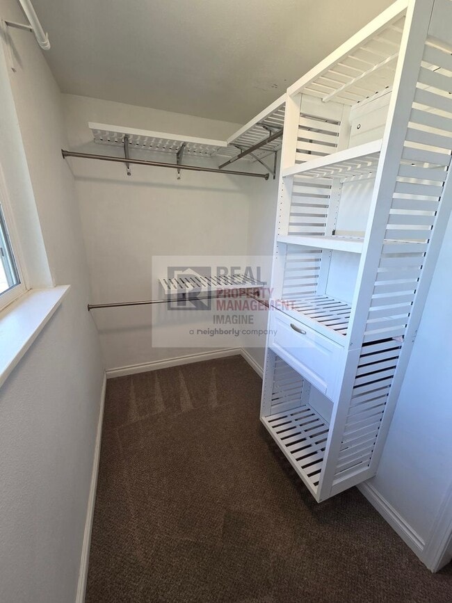 Building Photo - Recently remodeled 3 bedroom, 2.5 bath home