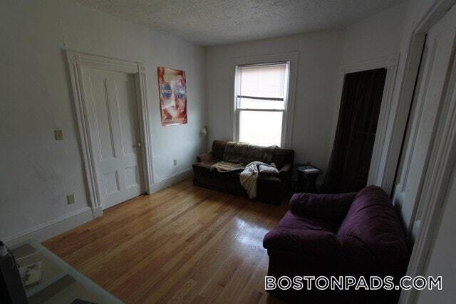 Building Photo - 35 Brookline St