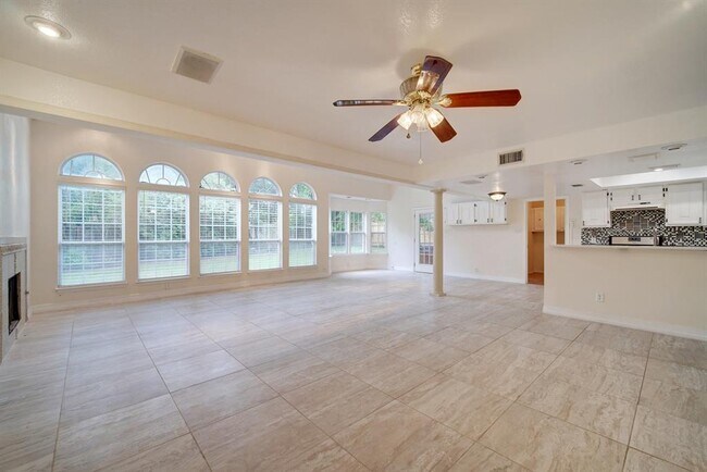 Building Photo - 10509 Doering Ln