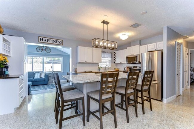 Building Photo - 5635 24th Ave N