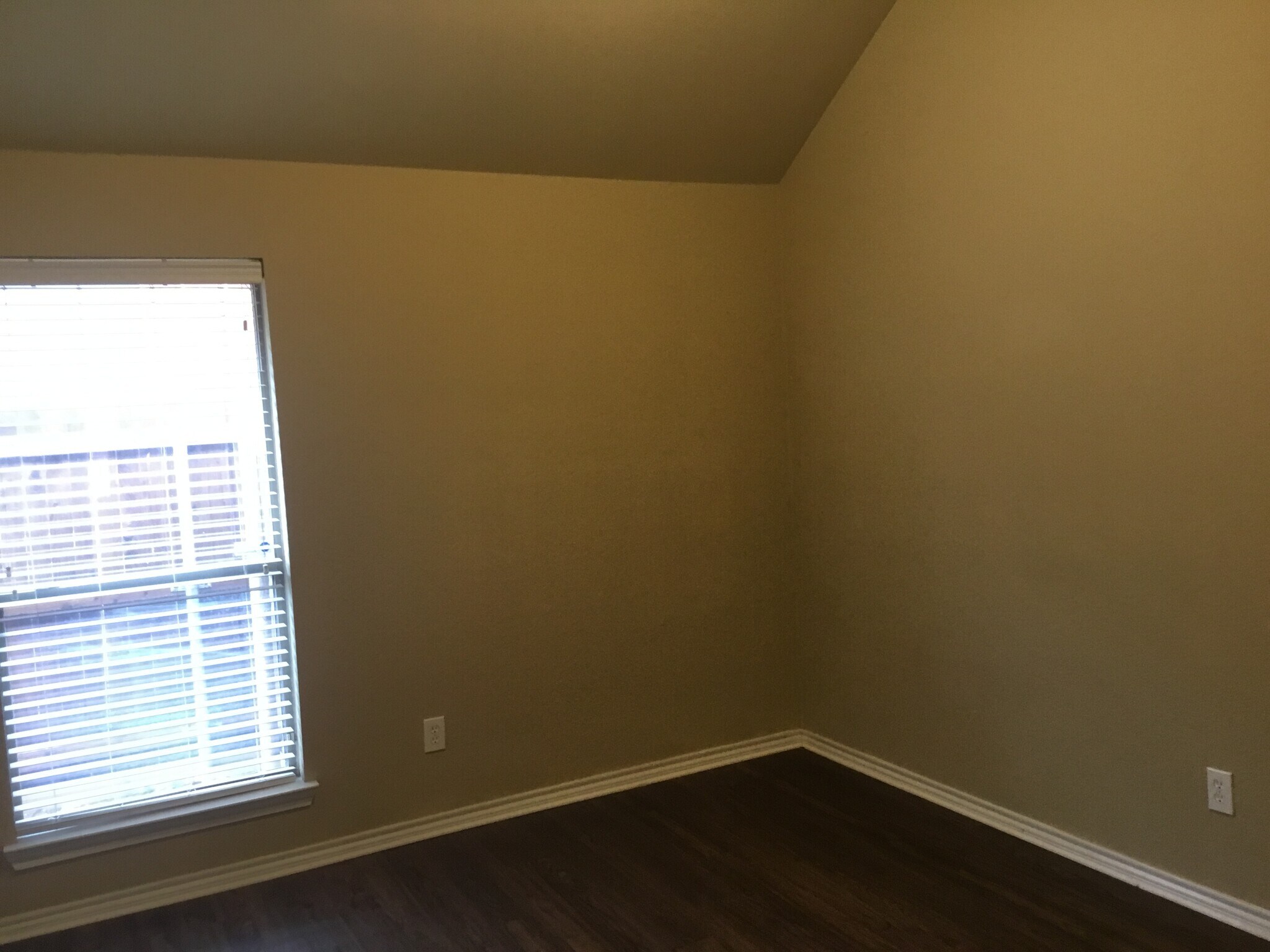 Building Photo - 4112 Chloe Ln