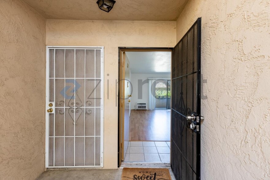 Building Photo - Unit A2