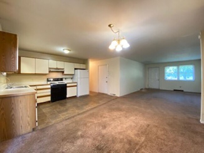 Building Photo - 1721 Graceland Ct