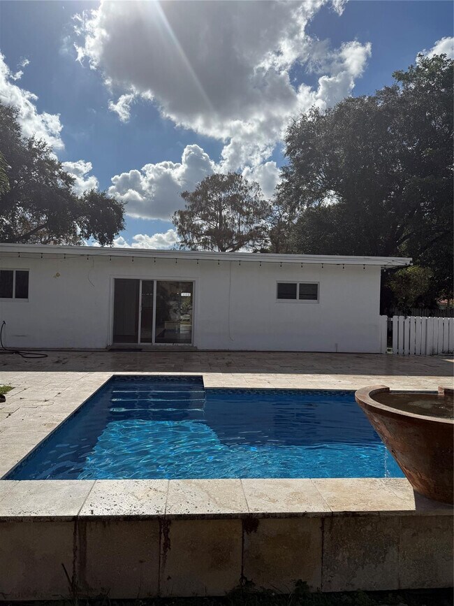 Building Photo - 4021 SW 1st St