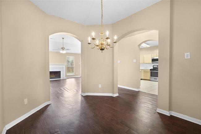 Building Photo - 17819 Scenic Oaks Dr