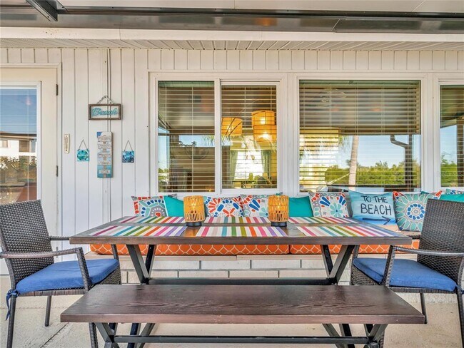 Building Photo - 10432 Sandpiper Rd W