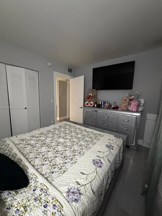 Building Photo - 15354 SW 72nd St