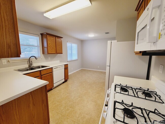 Building Photo - 8451 Chalk Hill Cove