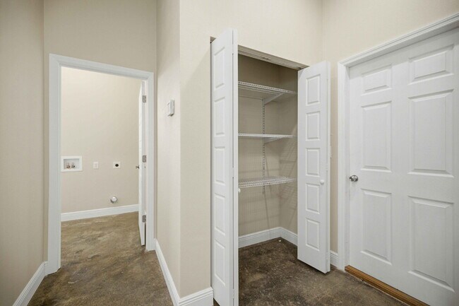 Building Photo - Country Living with Modern Convenience!