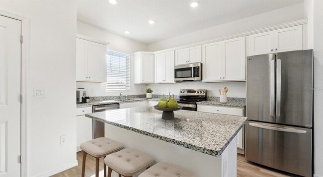 Building Photo - 6499 SW 44th Wy