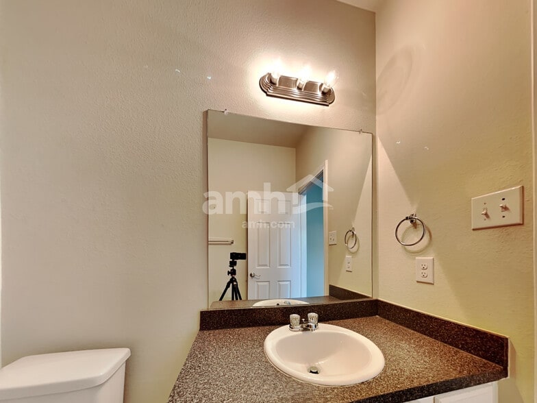 Building Photo - 5513 Soledad Dr