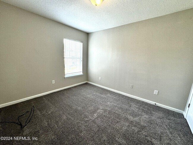 Building Photo - 1500 Calming Water Dr