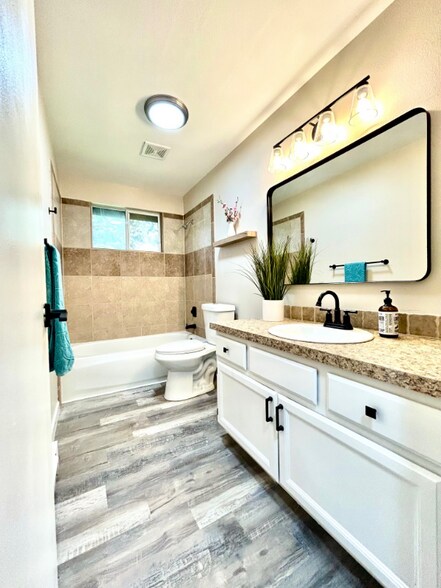 Building Photo - 11323 E 40th Ave