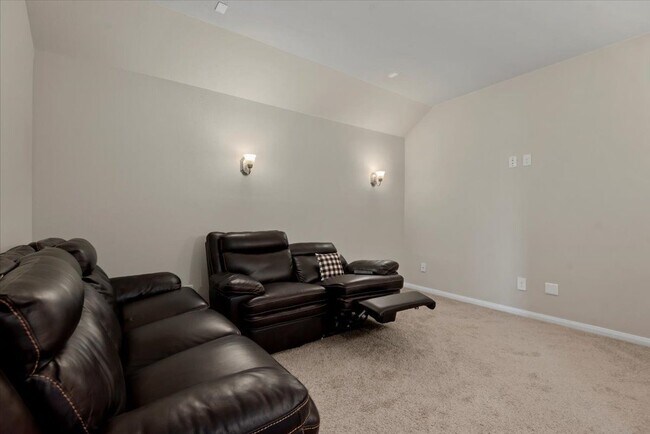 Building Photo - 5639 Brooklyn Rose Dr