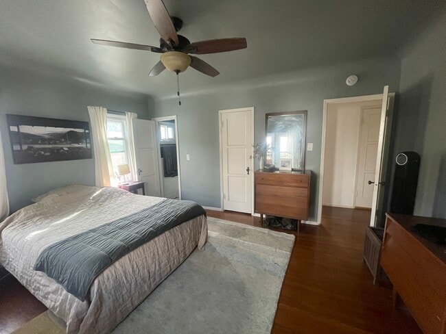 Building Photo - 4222 S Bronson Ave