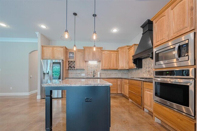 Building Photo - 503 Weisinger Dr