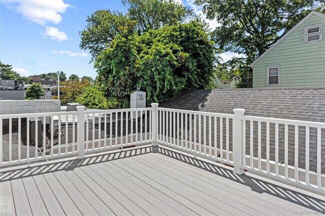 Building Photo - 51 Spring St