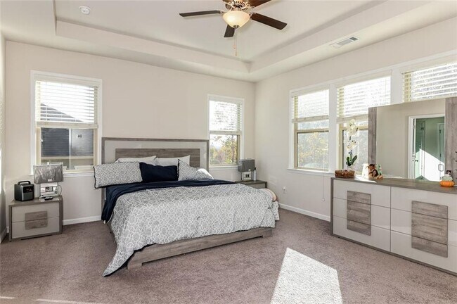 Building Photo - 4245 Grandview Pointe Wy