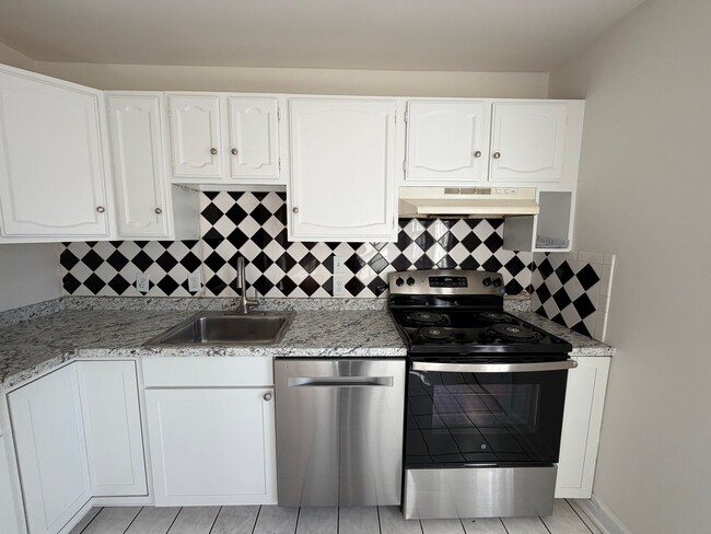 Building Photo - 415 Carrsbrook Dr