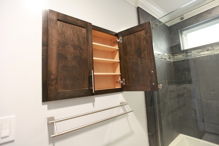 Building Photo - 1143 6th St