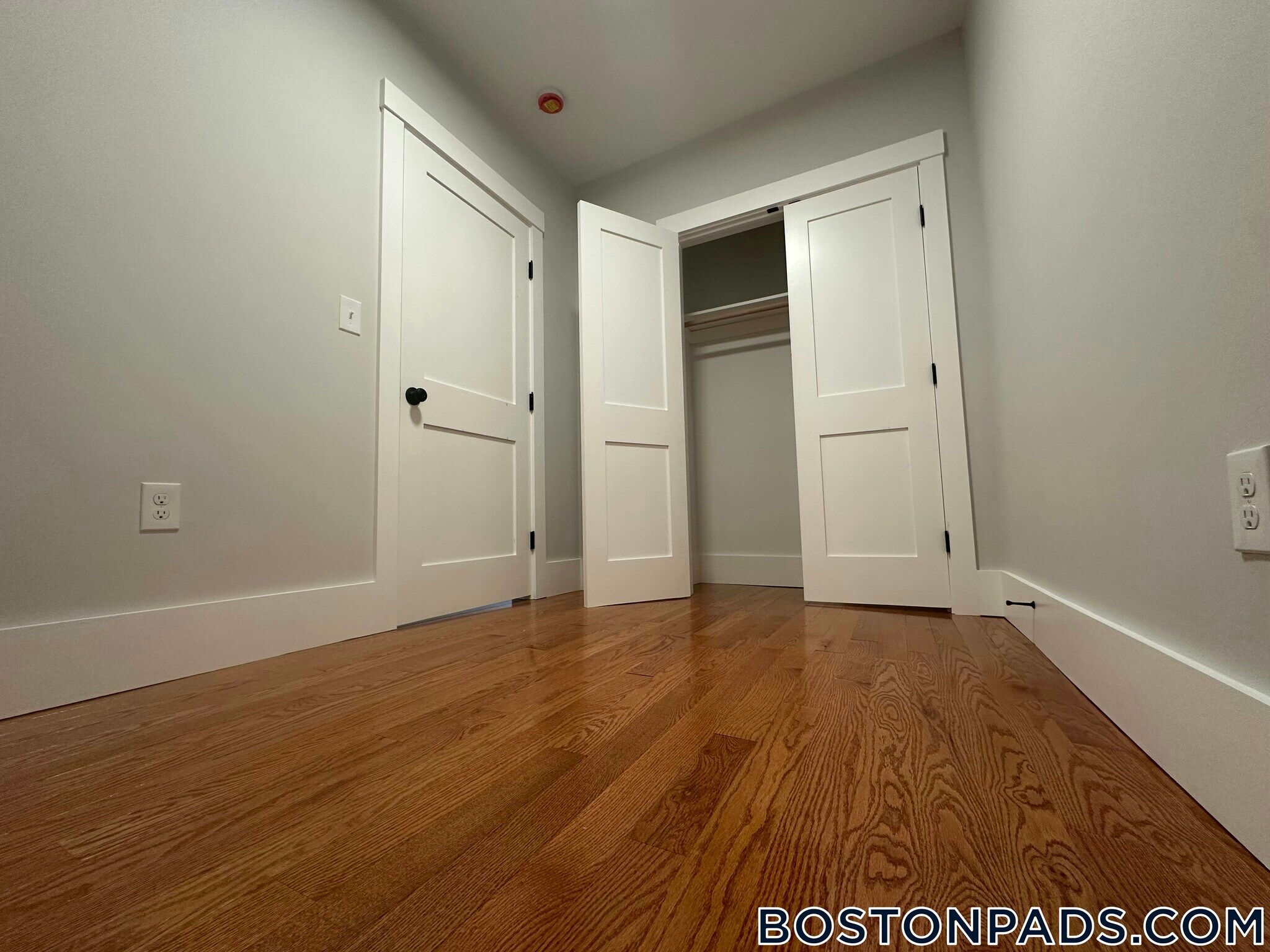 Building Photo - 118 Marginal St