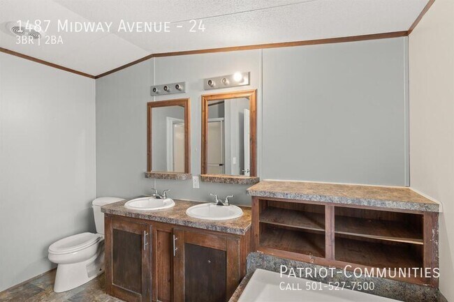 Building Photo - 1487 Midway Ave